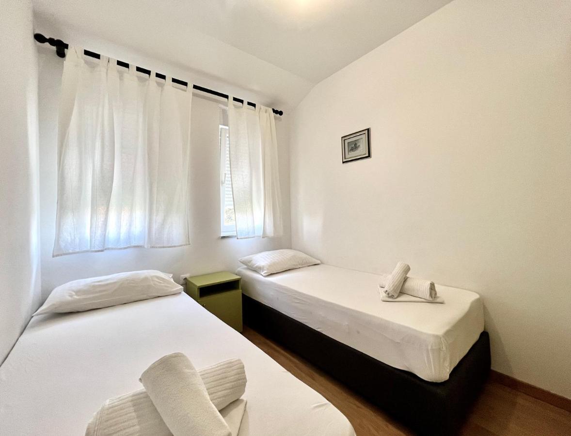 B88 Apartments - Vila Palma Sveti Filip i Jakov Ngoại thất bức ảnh