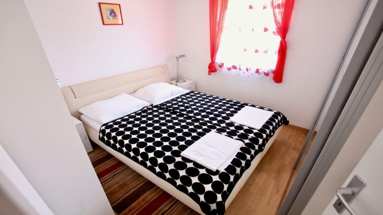 B88 Apartments - Vila Palma Sveti Filip i Jakov Ngoại thất bức ảnh