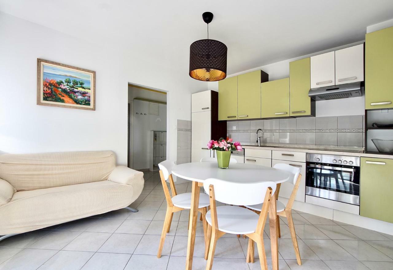 B88 Apartments - Vila Palma Sveti Filip i Jakov Ngoại thất bức ảnh