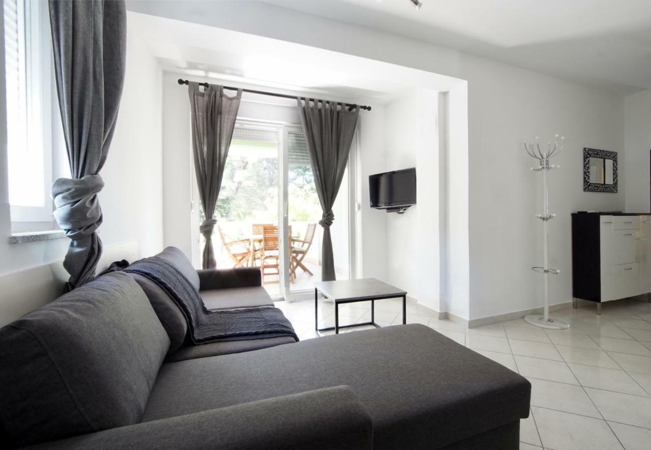 B88 Apartments - Vila Palma Sveti Filip i Jakov Ngoại thất bức ảnh