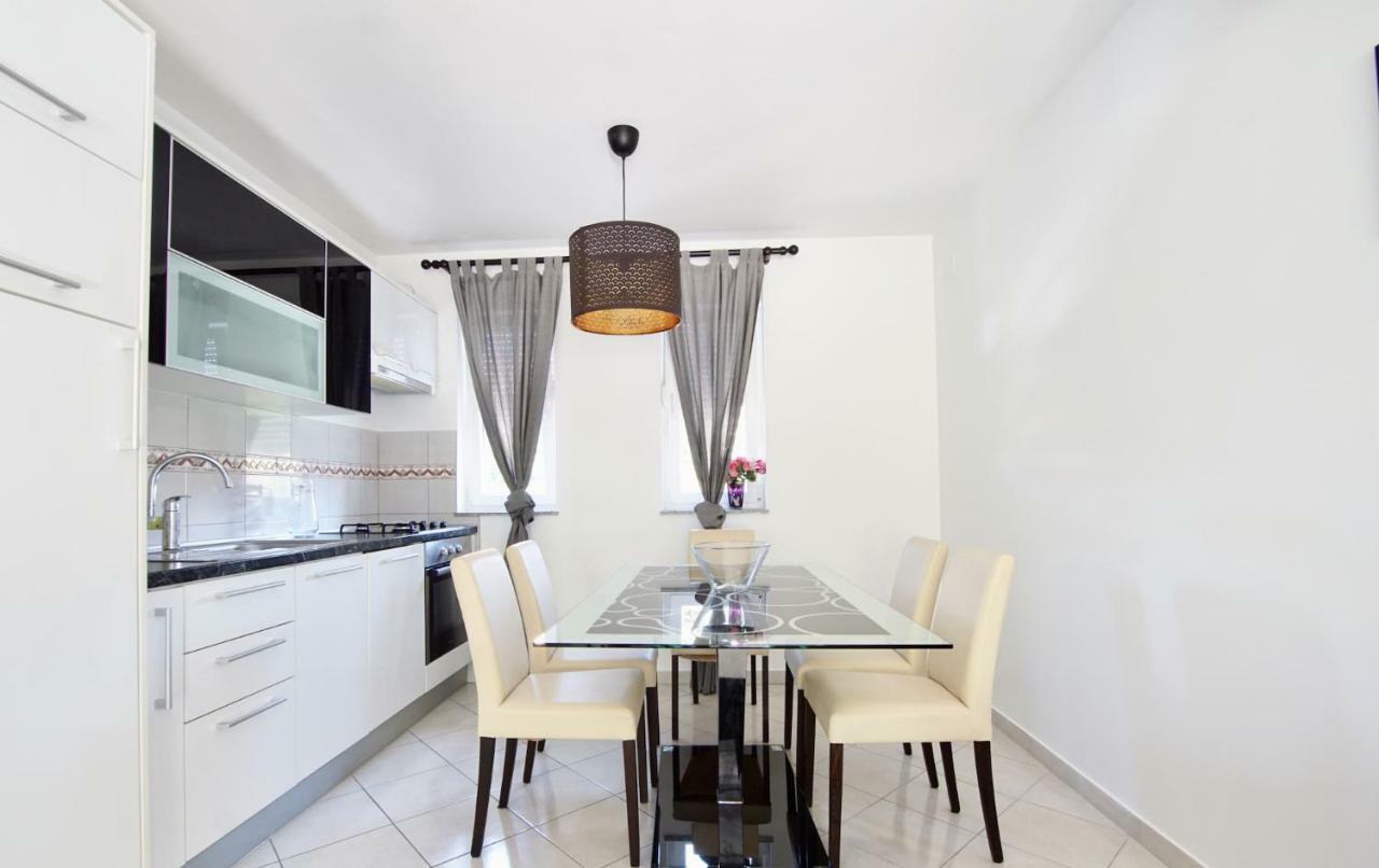 B88 Apartments - Vila Palma Sveti Filip i Jakov Ngoại thất bức ảnh